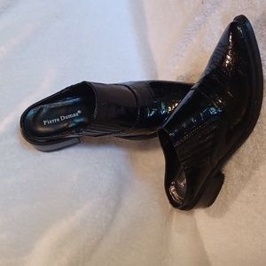 Pierre Dumas women's slip on shoes size 7